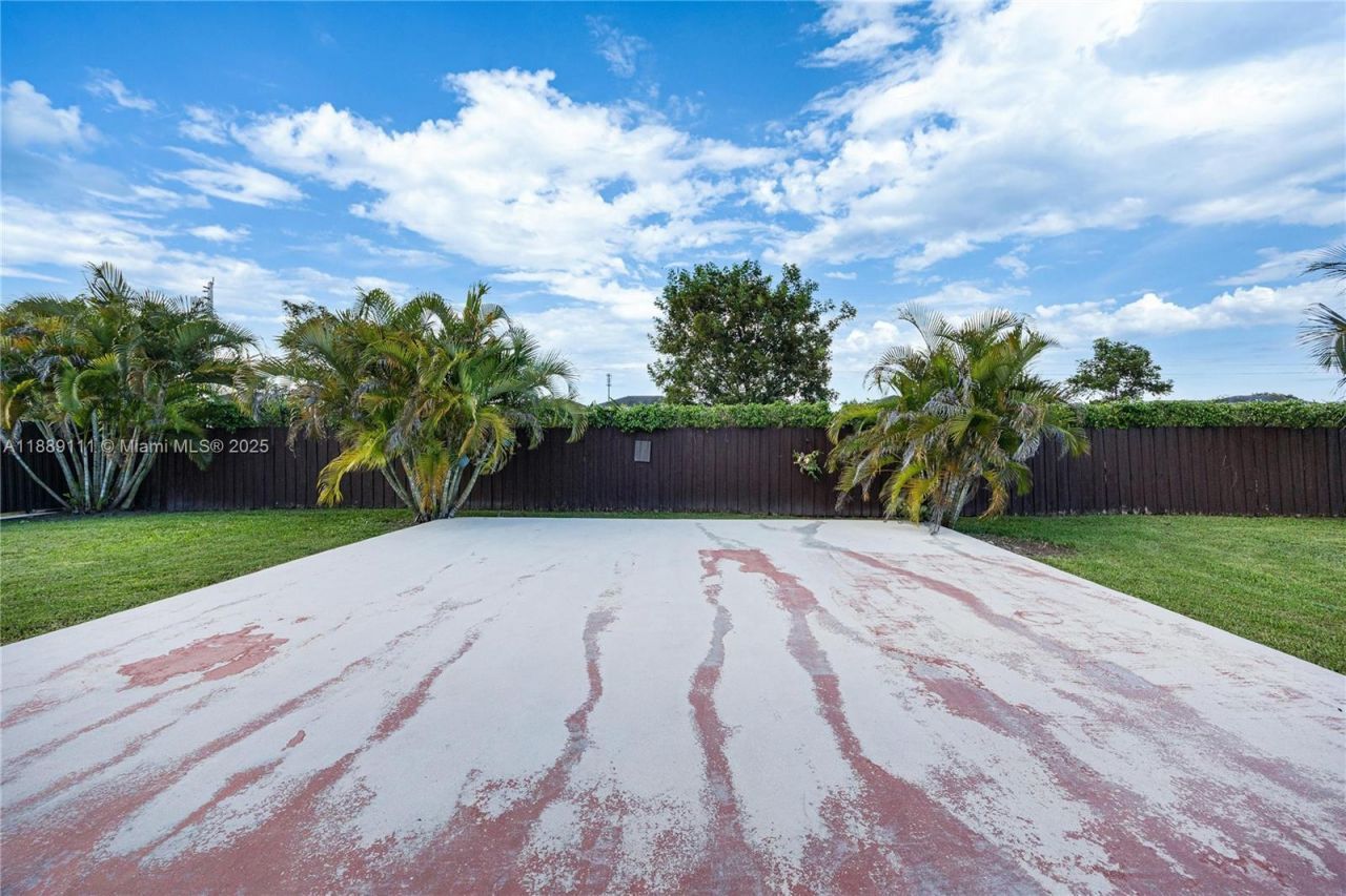 13261 SW 216th Ter, Miami, FL 33170 Photo