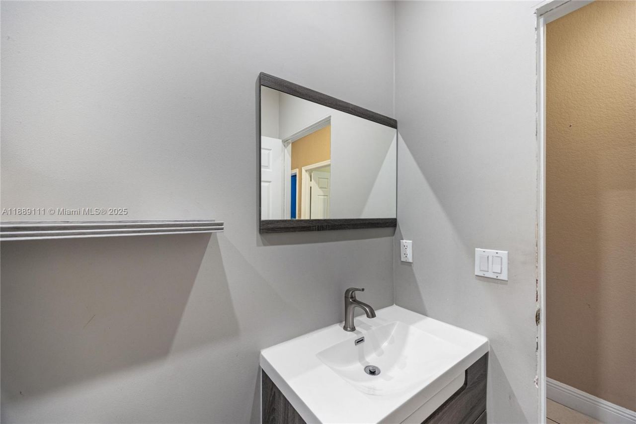 13261 SW 216th Ter, Miami, FL 33170 Photo