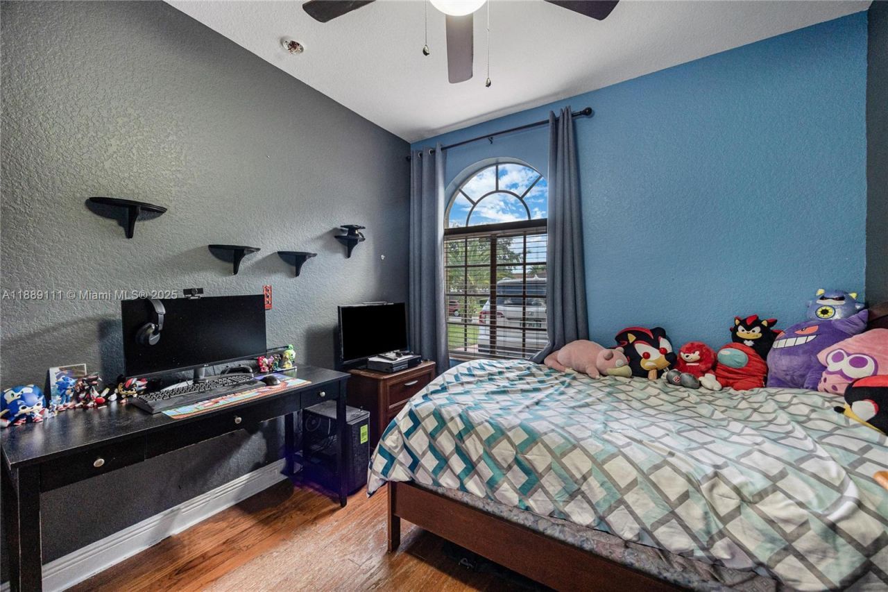 13261 SW 216th Ter, Miami, FL 33170 Photo