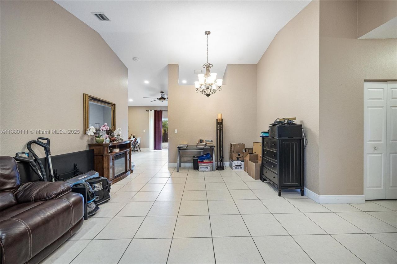 13261 SW 216th Ter, Miami, FL 33170 Photo