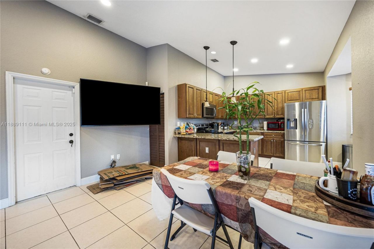 13261 SW 216th Ter, Miami, FL 33170 Photo