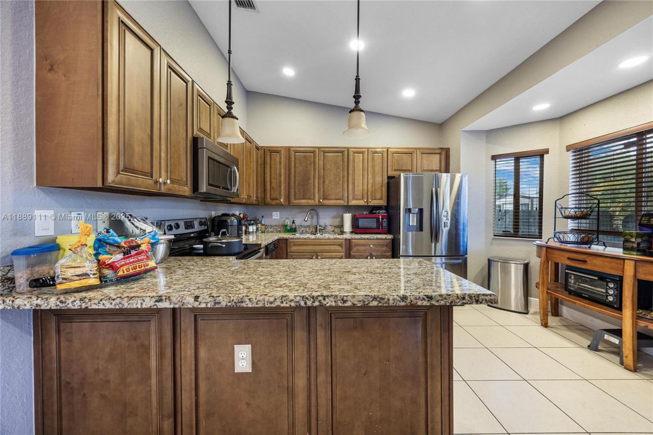 13261 SW 216th Ter, Miami, FL 33170 Photo