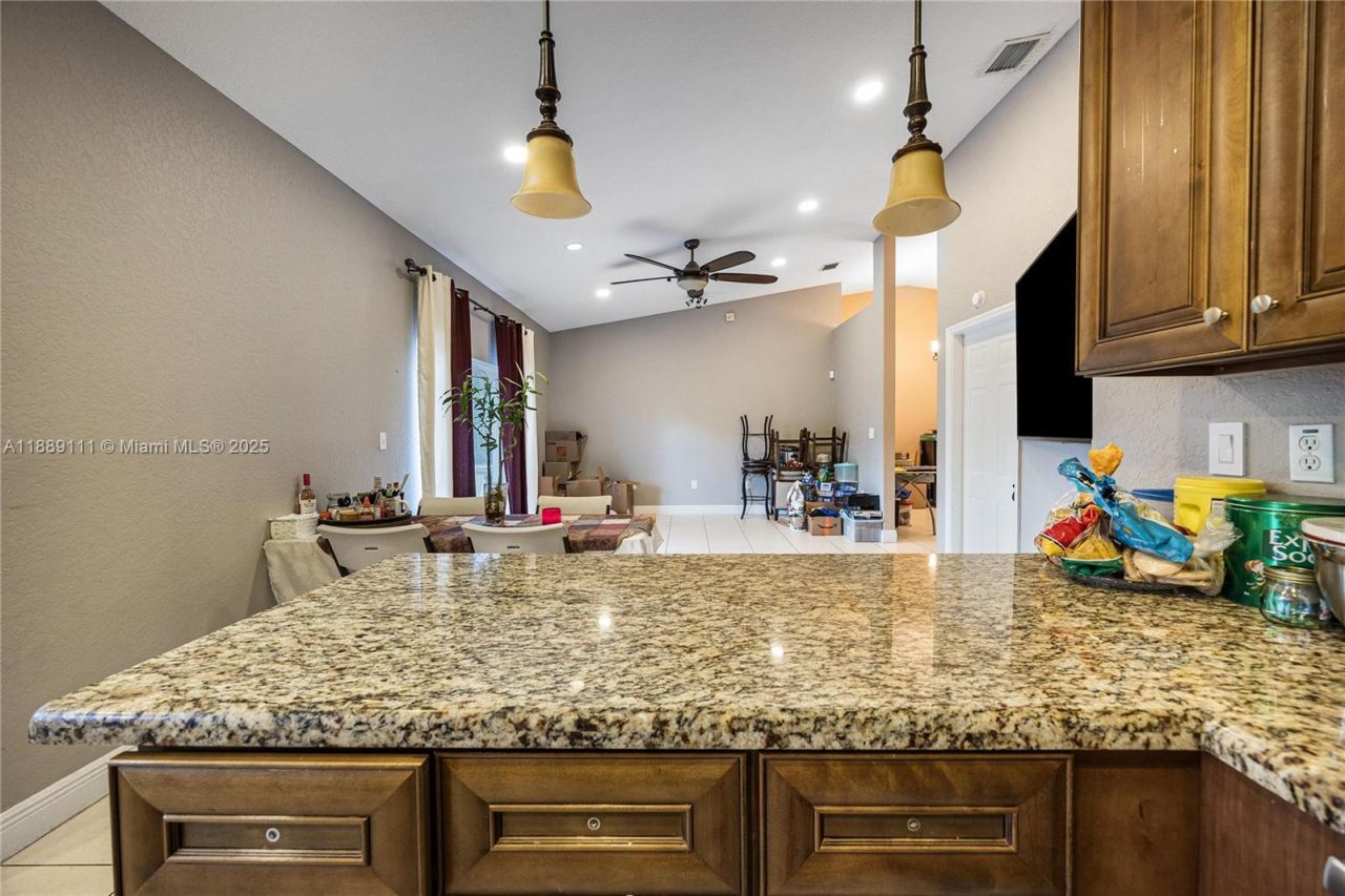 13261 SW 216th Ter, Miami, FL 33170 Photo