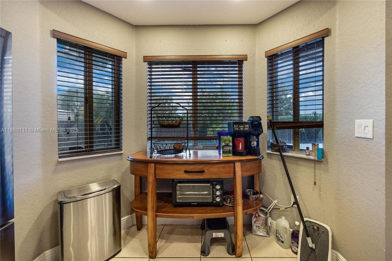 13261 SW 216th Ter, Miami, FL 33170 Photo