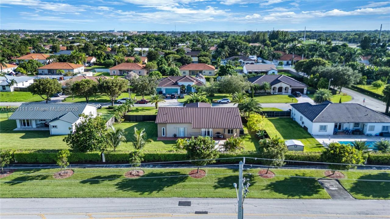 13261 SW 216th Ter, Miami, FL 33170 Photo