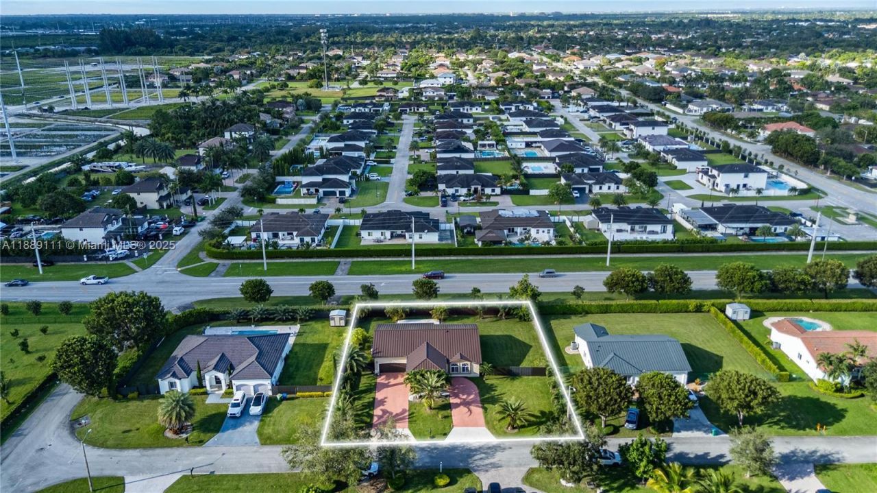 13261 SW 216th Ter, Miami, FL 33170 Photo