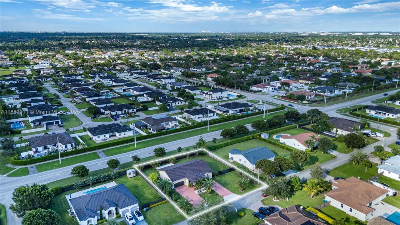 13261 SW 216th Ter, Miami, FL 33170 Photo