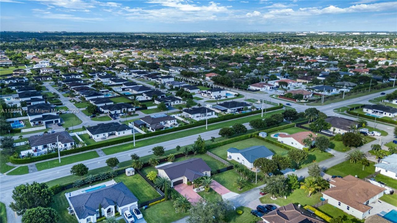 13261 SW 216th Ter, Miami, FL 33170 Photo