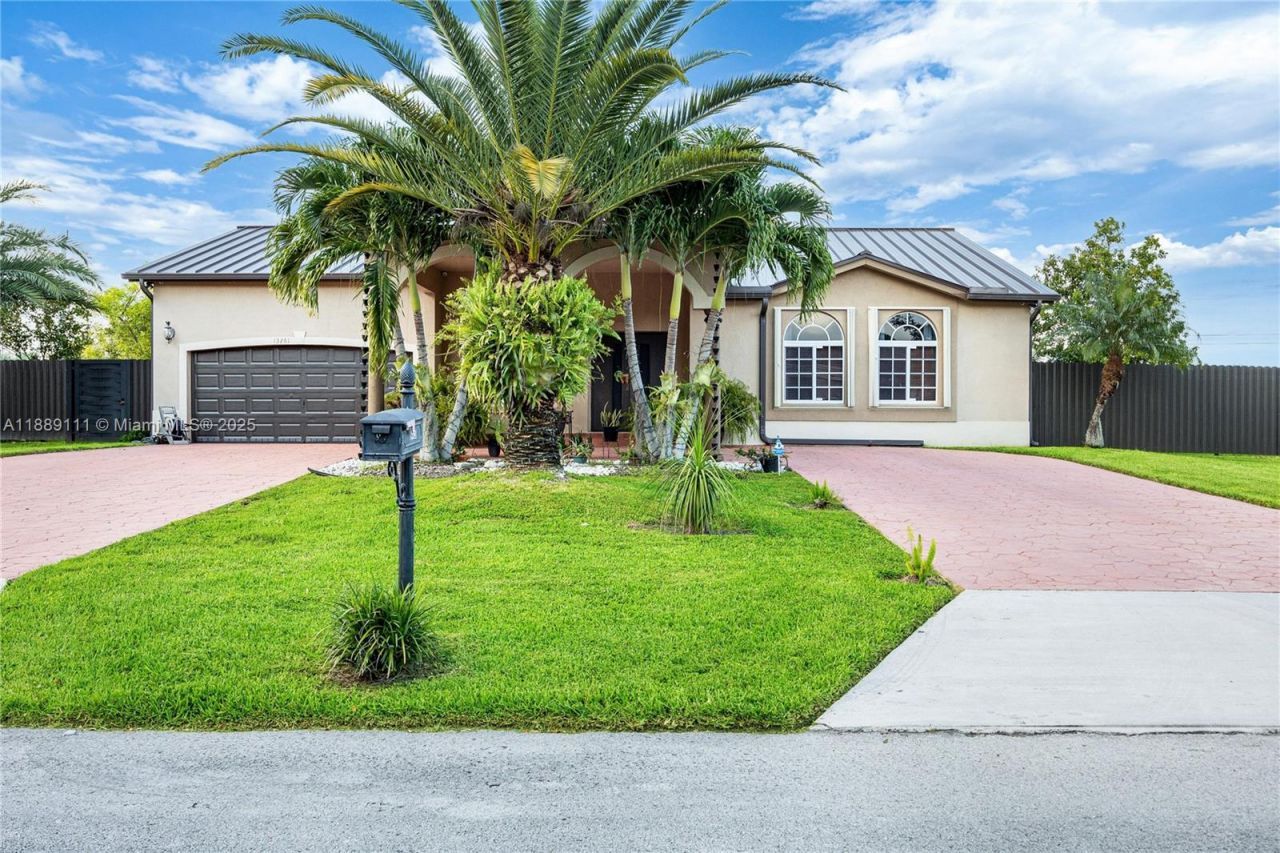 13261 SW 216th Ter, Miami, FL 33170 Photo