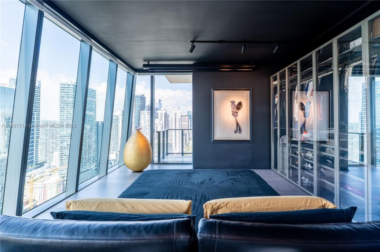 1451 Brickell Ave, Unit 3903, Miami, FL 33131 Photo