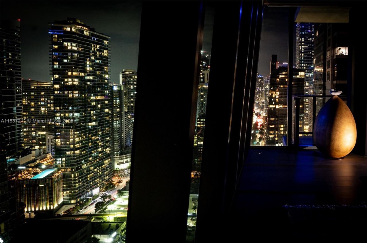 1451 Brickell Ave, Unit 3903, Miami, FL 33131 Photo