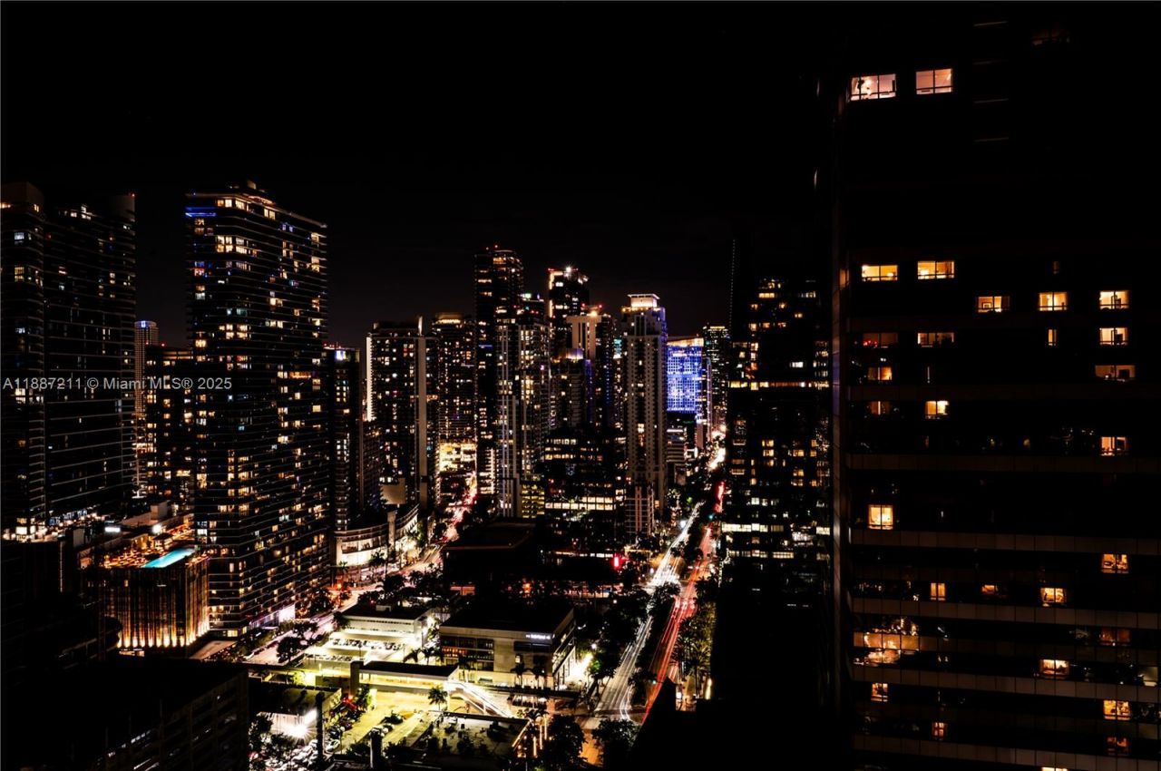 1451 Brickell Ave, Unit 3903, Miami, FL 33131 Photo