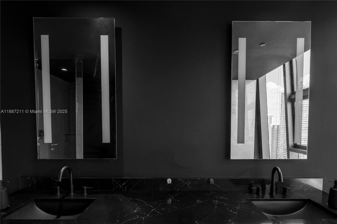 1451 Brickell Ave, Unit 3903, Miami, FL 33131 Photo