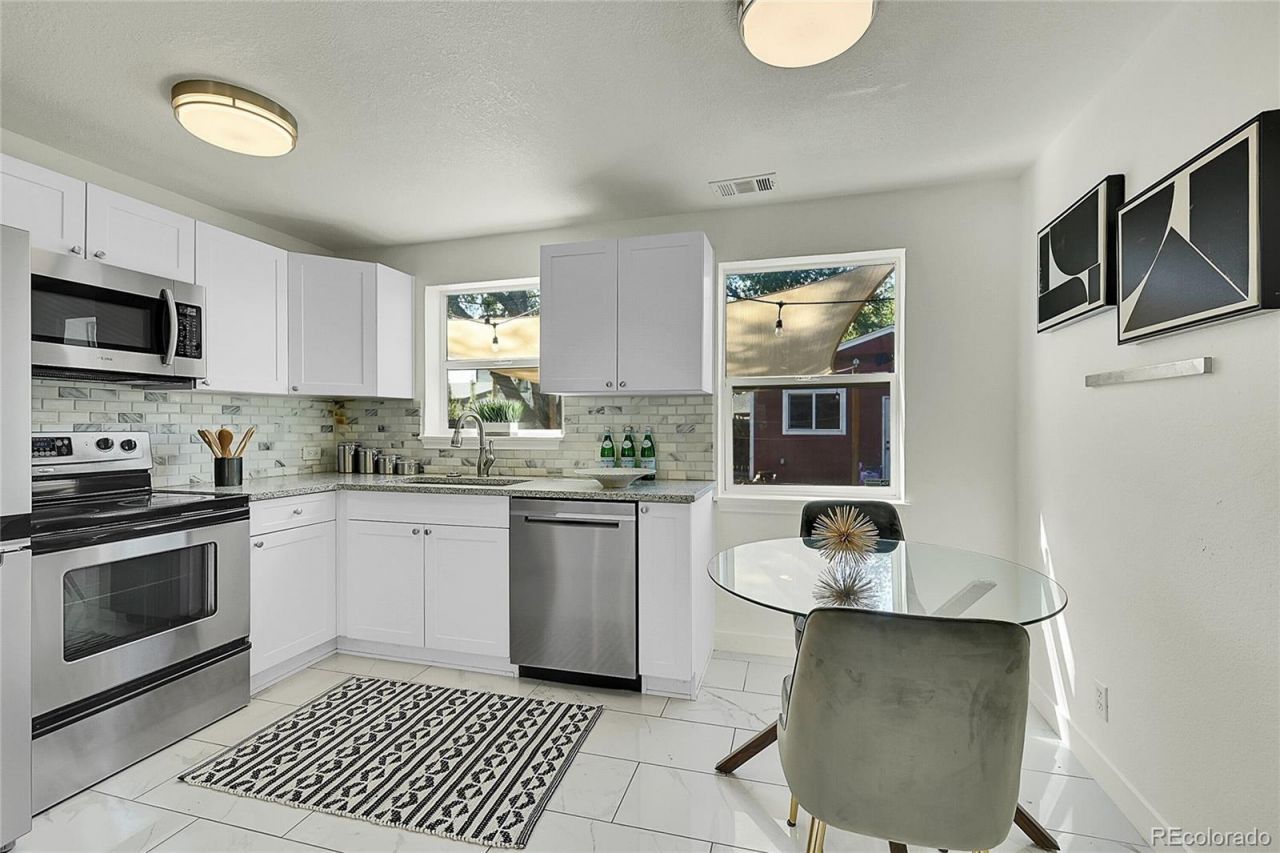 3011 Grape Street, Denver, CO 80207 Main Photo