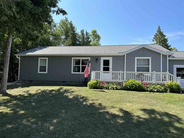 451 Cadillac Street, Mackinaw City, MI 49701
