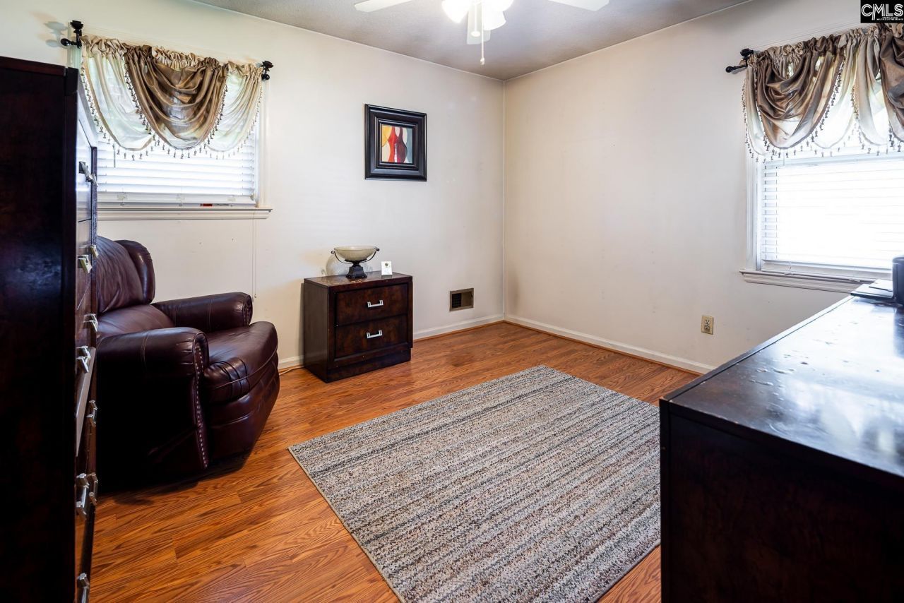 4633 Faulkland Road Photo 5