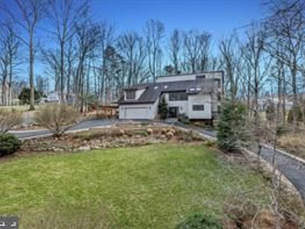 10227 LAWYERS ROAD, VIENNA, VA 22181