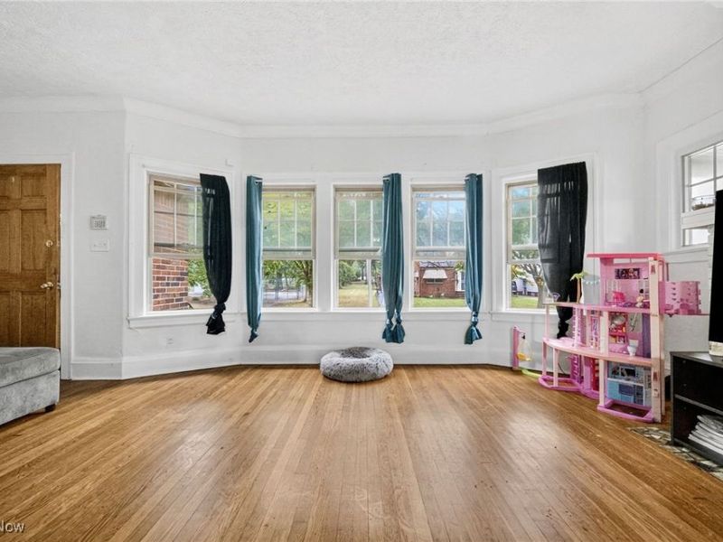 1558 Ivydale Road, Cleveland, OH 44118 Photo 9