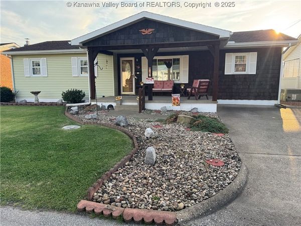 812 Adams Avenue, Ravenswood, WV 26164