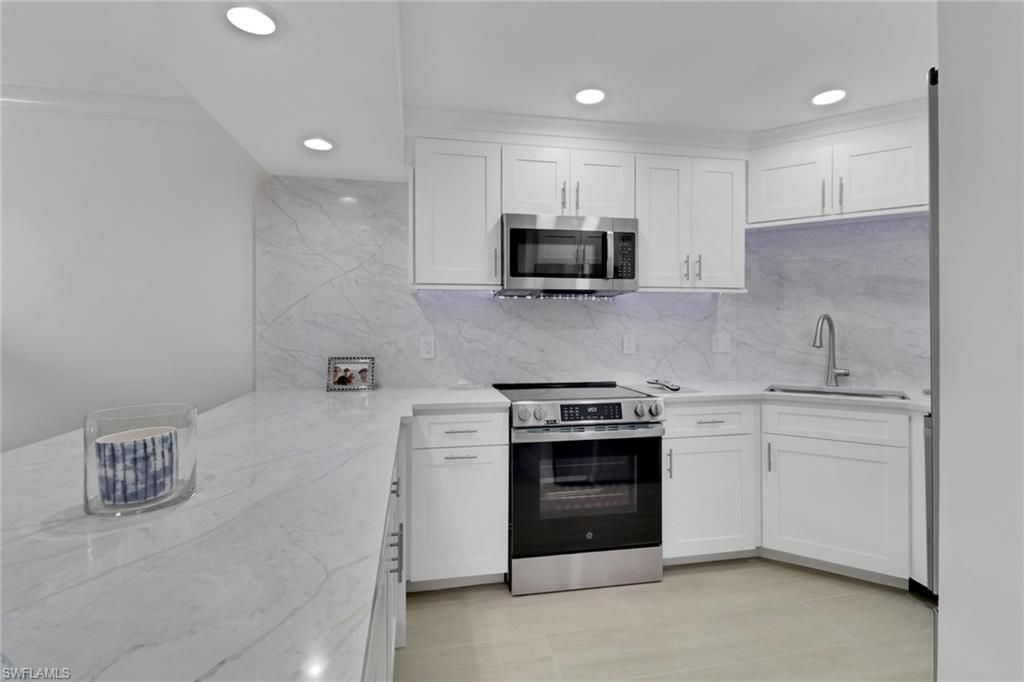 1 Bluebill Ave, Unit 410, Naples, FL 34108 Photo