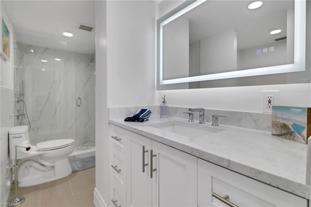 1 Bluebill Ave, Unit 410, Naples, FL 34108 Photo