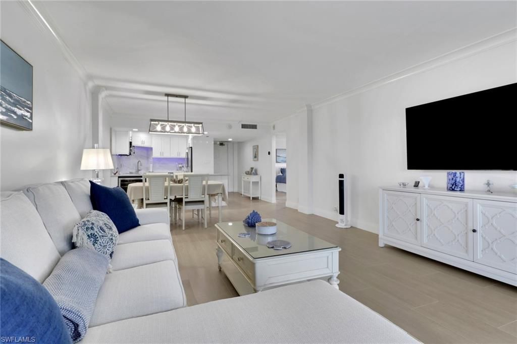 1 Bluebill Ave, Unit 410, Naples, FL 34108 Photo