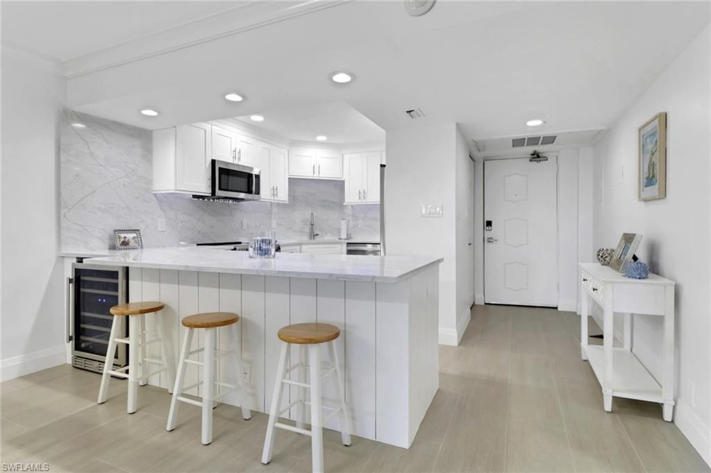 1 Bluebill Ave, Unit 410, Naples, FL 34108 Photo