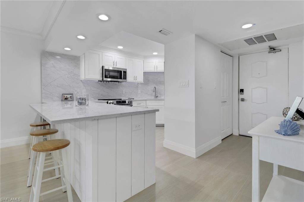 1 Bluebill Ave, Unit 410, Naples, FL 34108 Photo