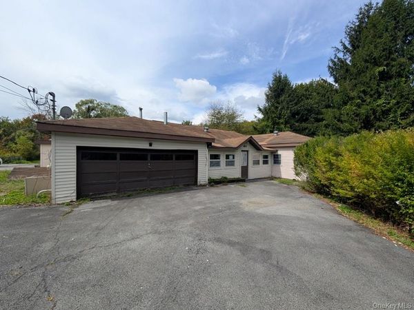 469 Eatontown Road, Port Jervis, NY 12771