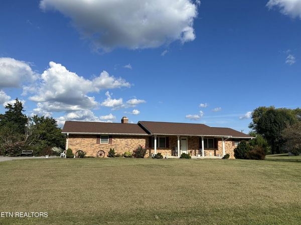 224 Mountain View Rd, Jacksboro, TN 37757