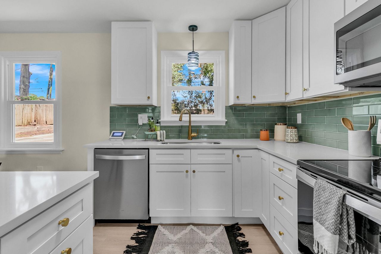 7646 Allwood Avenue Photo 1