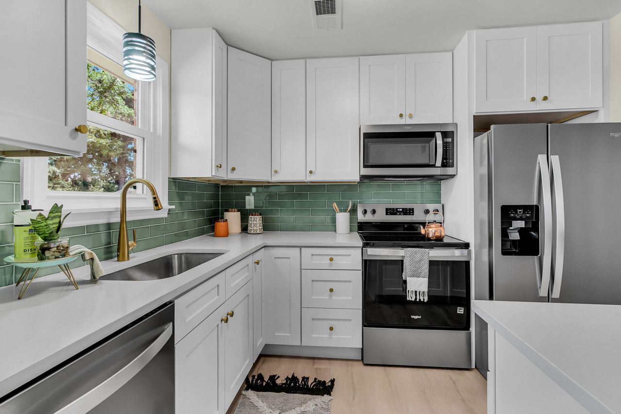 7646 Allwood Avenue Photo 10