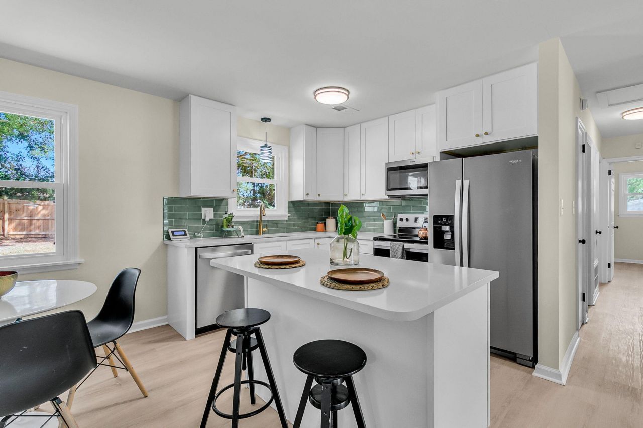 7646 Allwood Avenue Photo 12