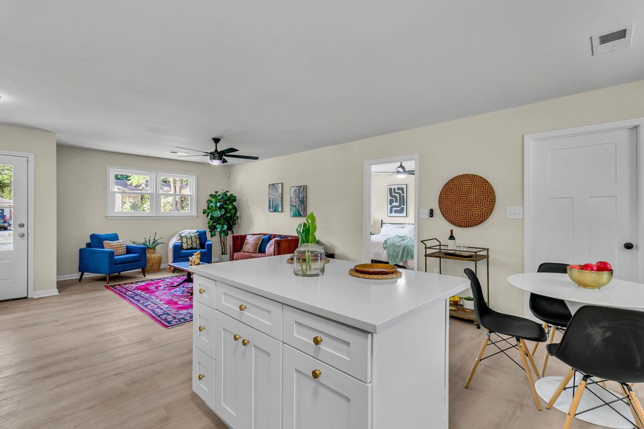 7646 Allwood Avenue Photo 13