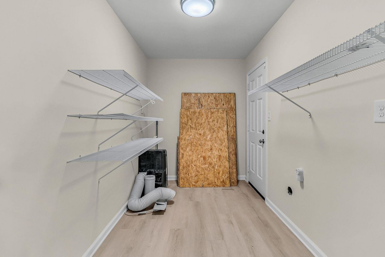 7646 Allwood Avenue Photo 17