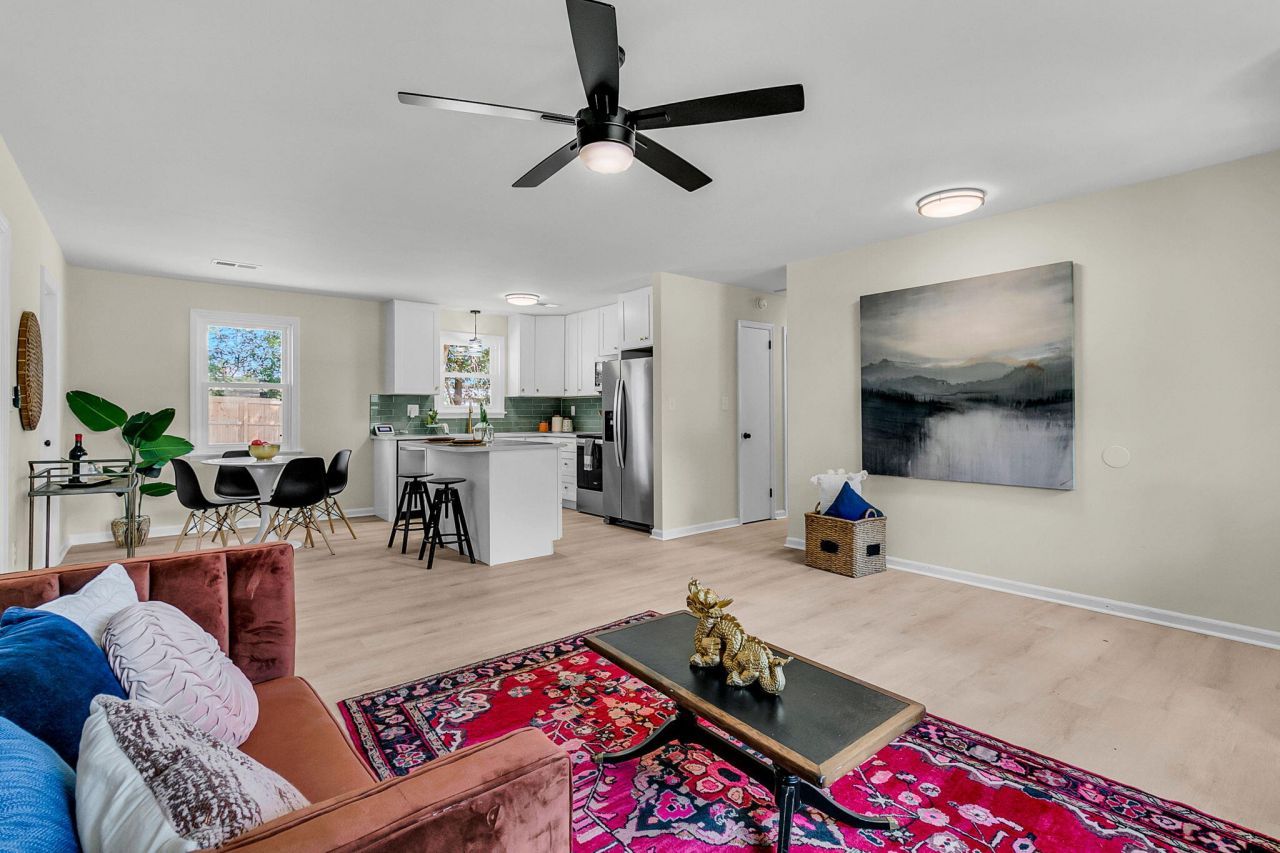 7646 Allwood Avenue Photo 3