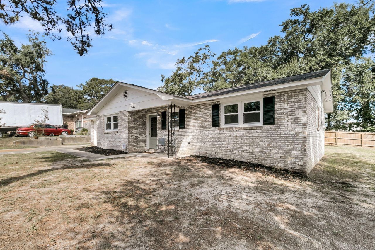 7646 Allwood Avenue Photo 30