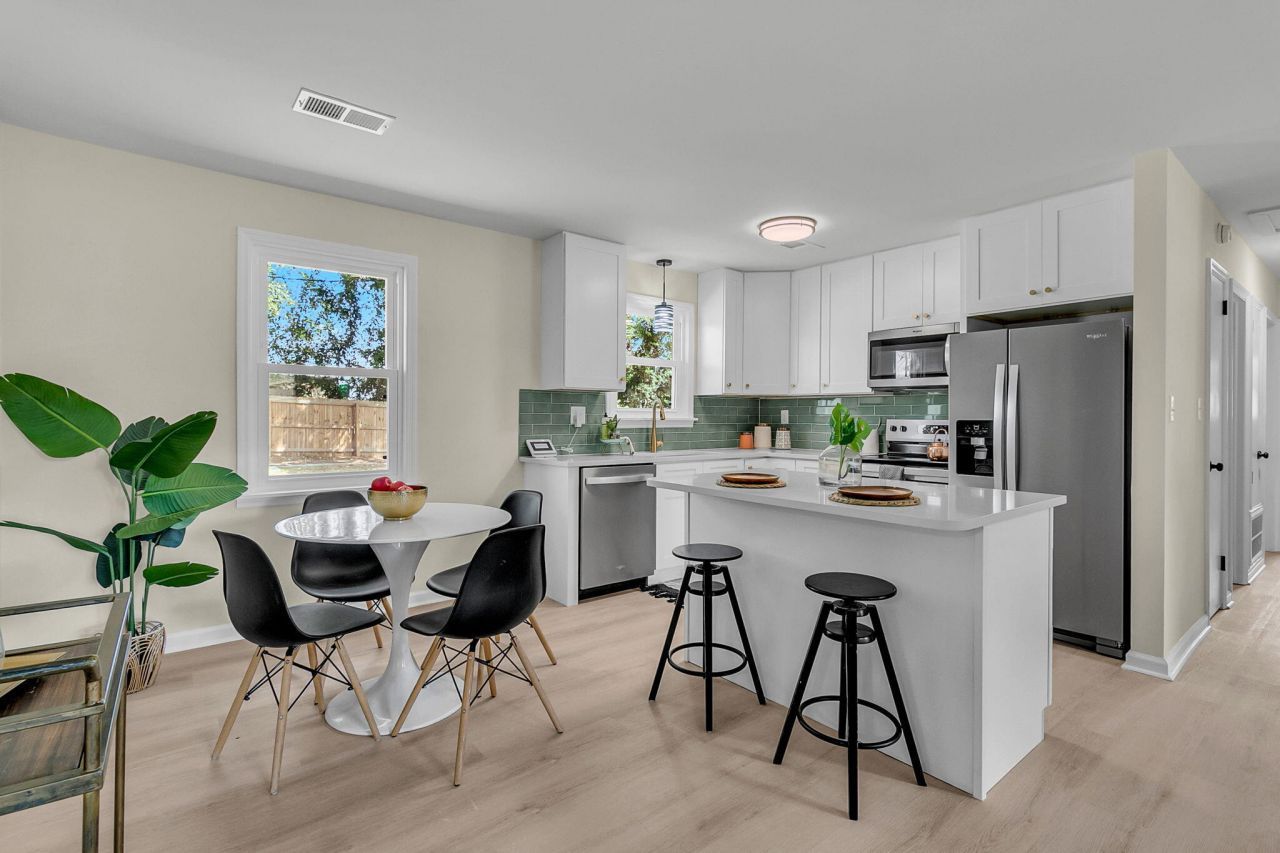 7646 Allwood Avenue Photo 7