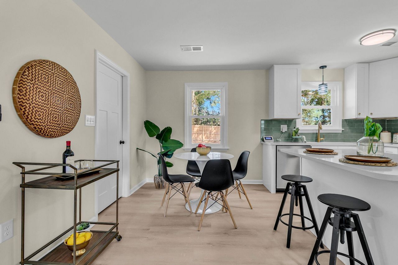 7646 Allwood Avenue Photo 8