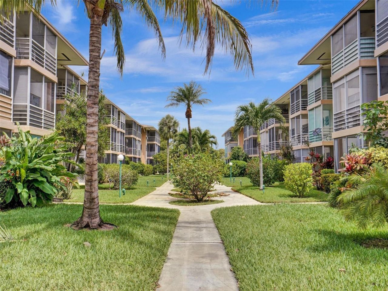 17090 NE 14th Ave, Unit 104, North Miami Beach, FL 33162 Photo