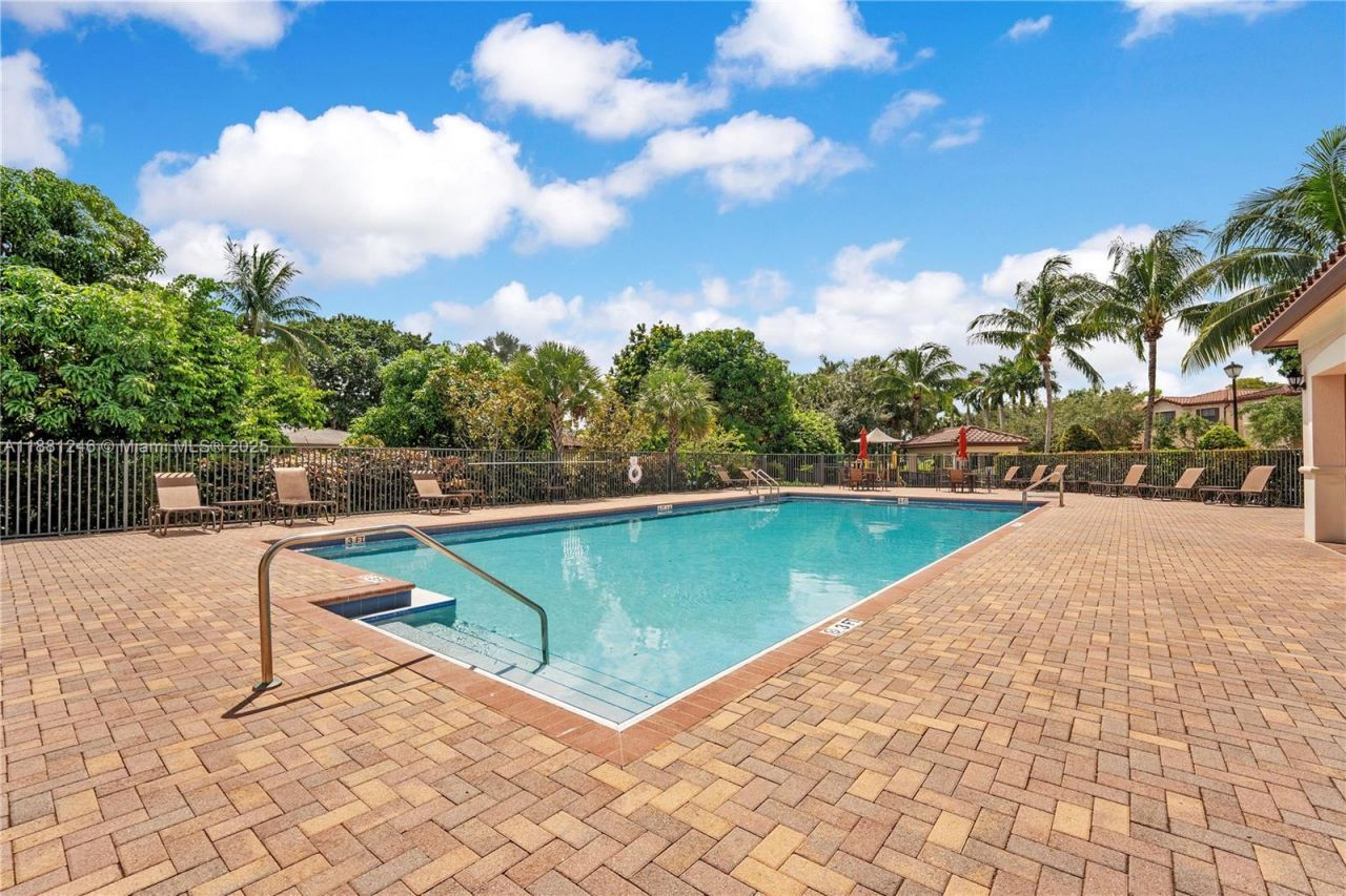 5904 NW 46th Ln, Tamarac, FL 33319 Photo