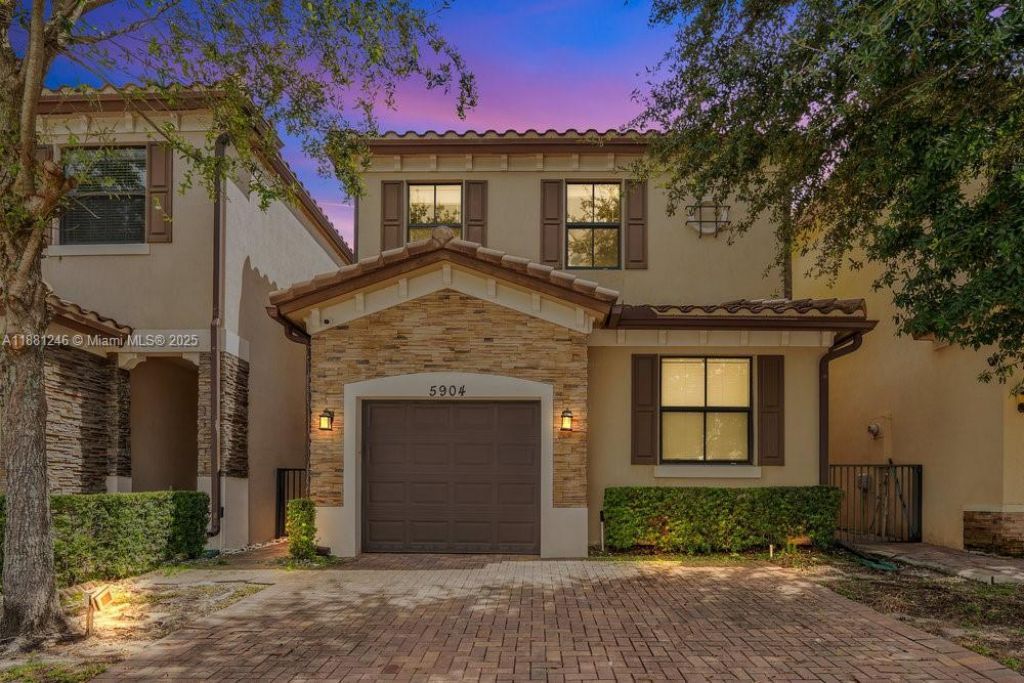 5904 NW 46th Ln, Tamarac, FL 33319 Photo