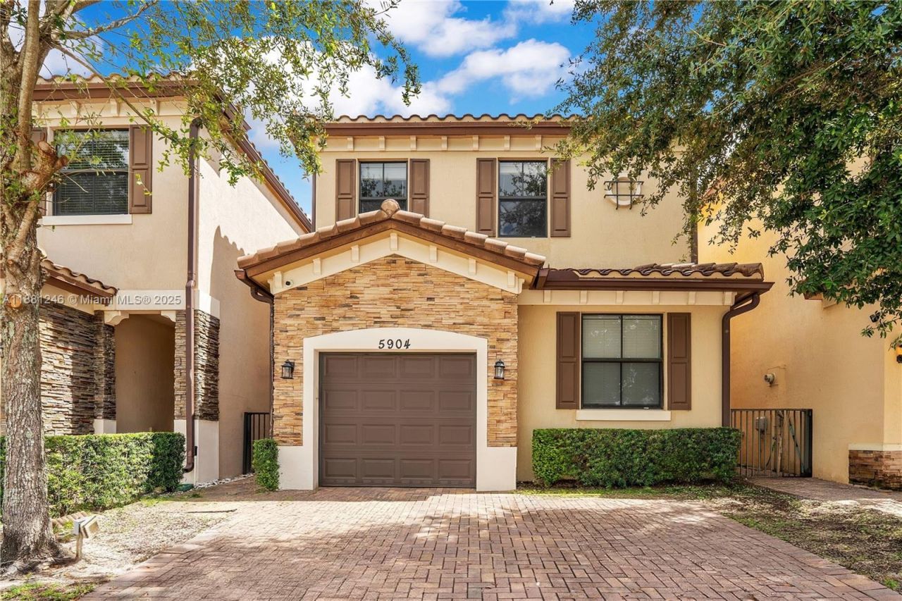 5904 NW 46th Ln, Tamarac, FL 33319 Photo