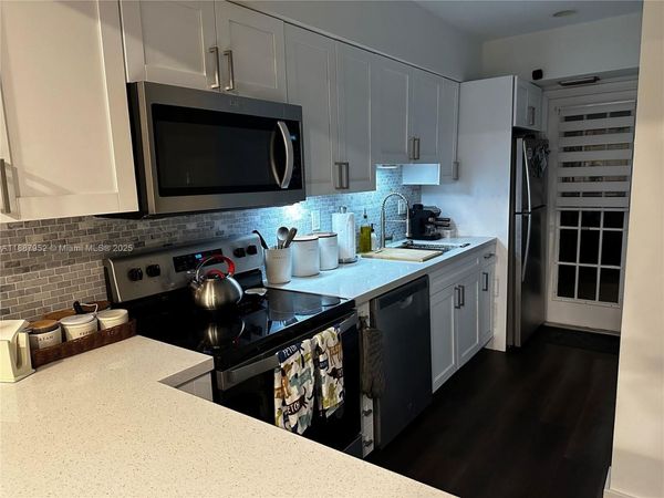 3971 Coral Springs Dr, Unit 17, Coral Springs, FL 33065