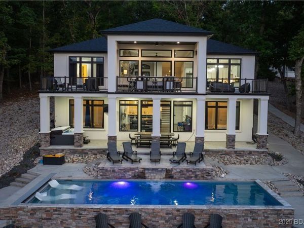 280 Oak Drive, Sunrise Beach, MO 65079