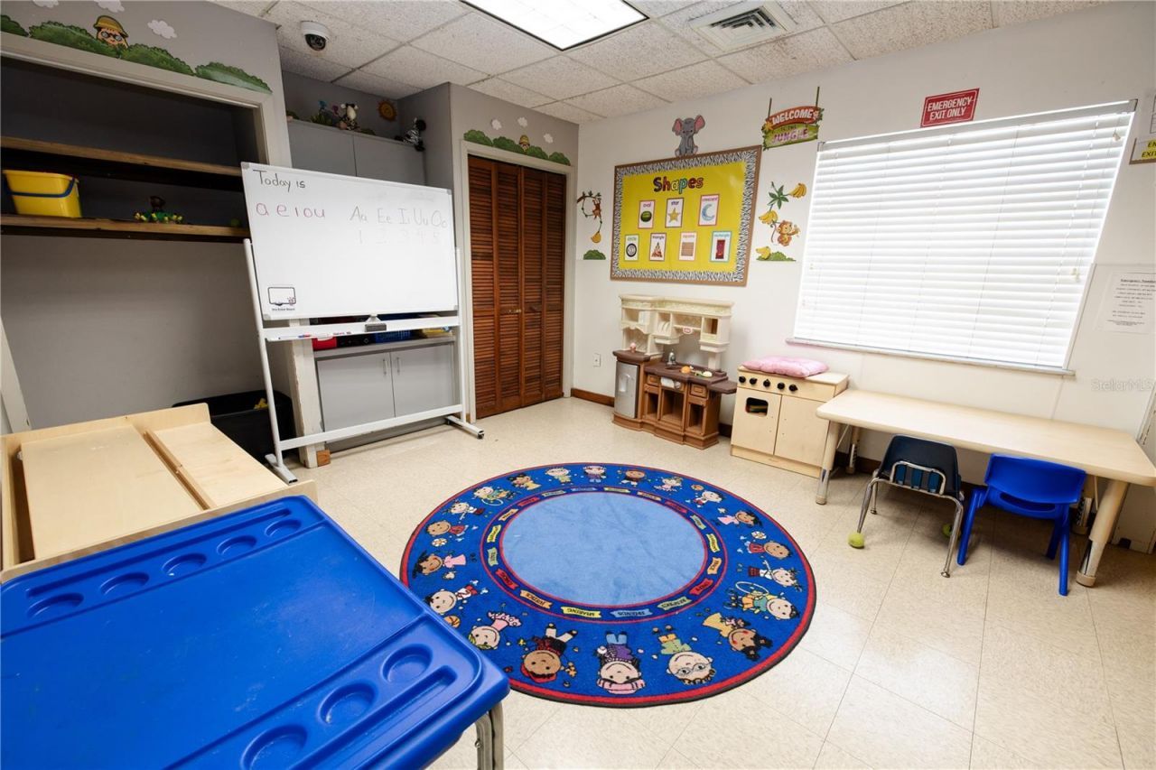 217 N Kirkman Road, Orlando, FL 32811 Photo