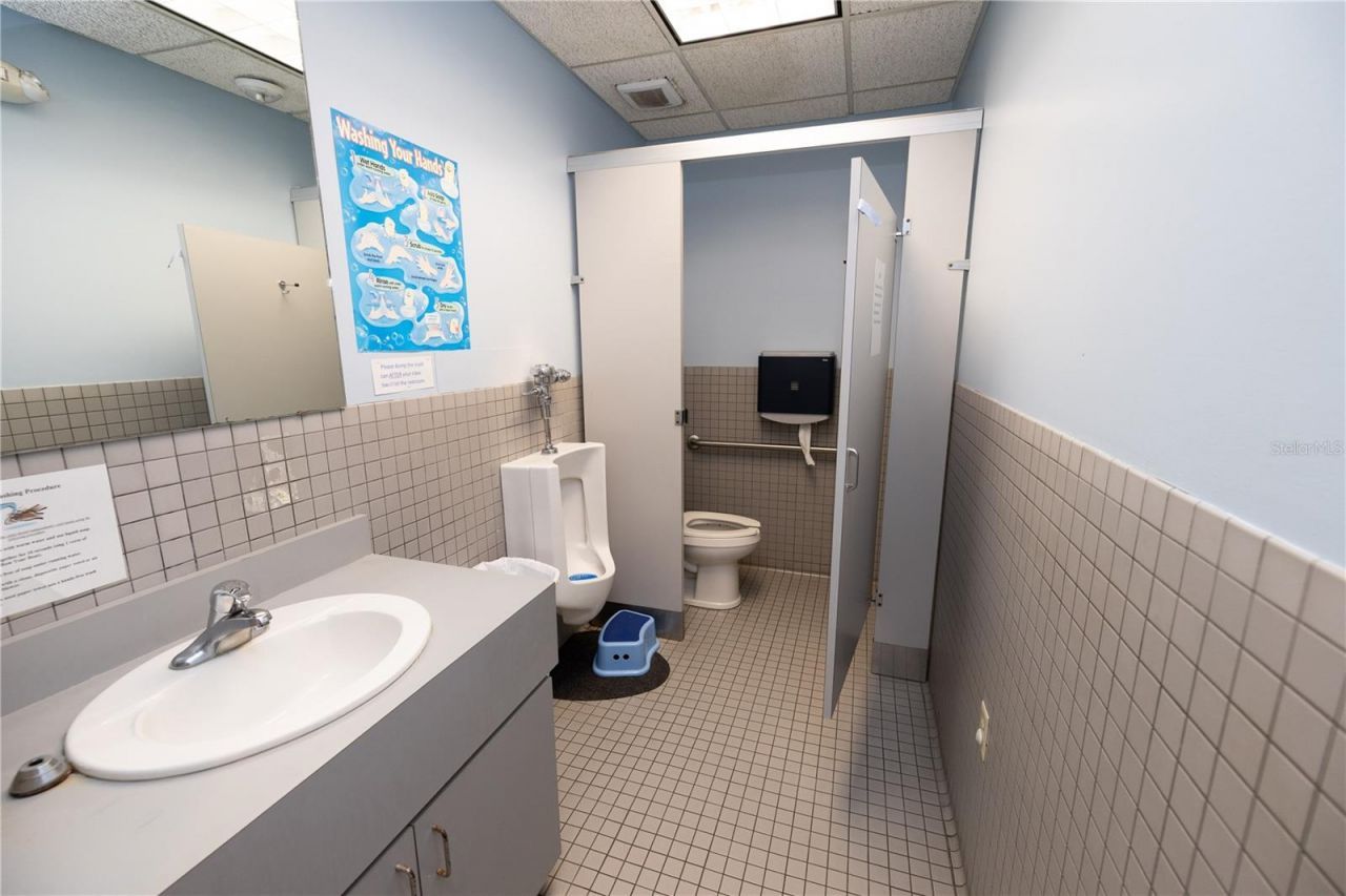 217 N Kirkman Road, Orlando, FL 32811 Photo