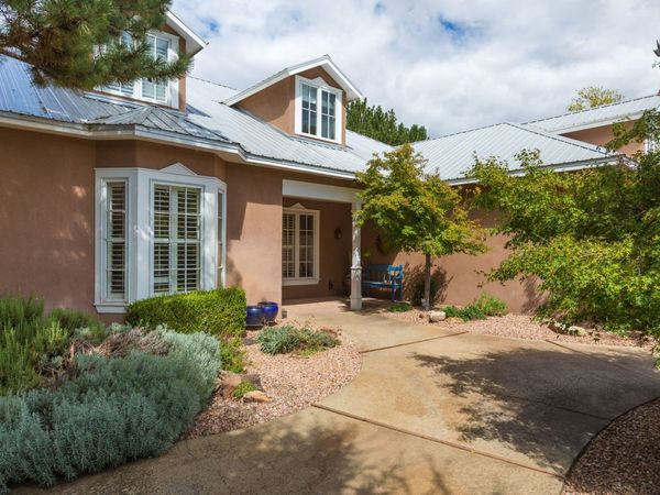 1513 TINNIN Road NW, Albuquerque, NM 87107