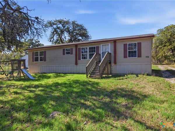 780 Oak Tree Road, Seguin, TX 78155