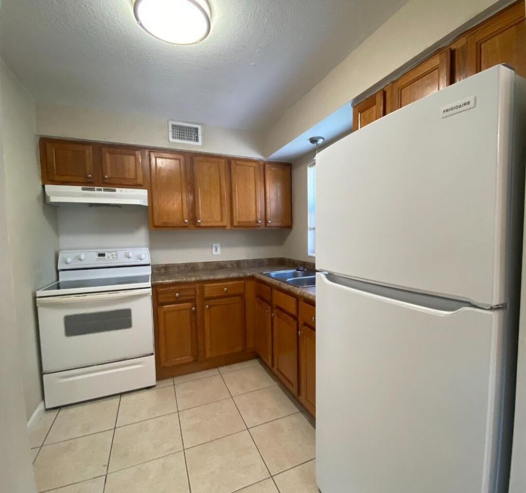 124 Yacht Club Dr. Drive, Unit 2, North Palm Beach, FL 33408 Photo